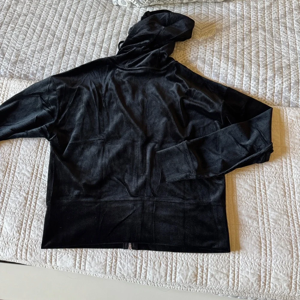 DKNY Sport Black Velvet Hoodie M EUC - Picture 3 of 8